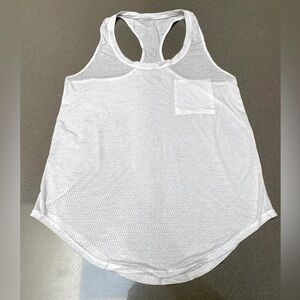 Lululemon Pocket Racerback Tank Top in White print design. Size 6